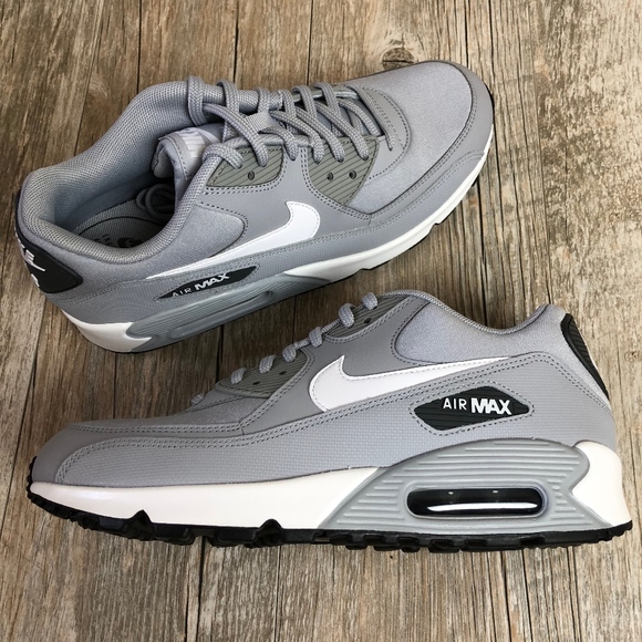Nike | NWT Women's Nike Air Max 90 Nike | NWT Women's Nike Air Max 90